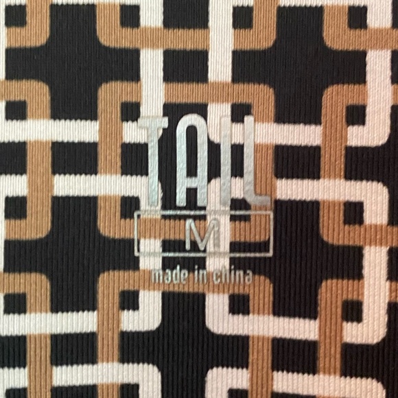 Sold-not for sale
Tail Womens 1/4 Zip Geometric Twnnis Golf Athletic Top - Picture 6 of 7